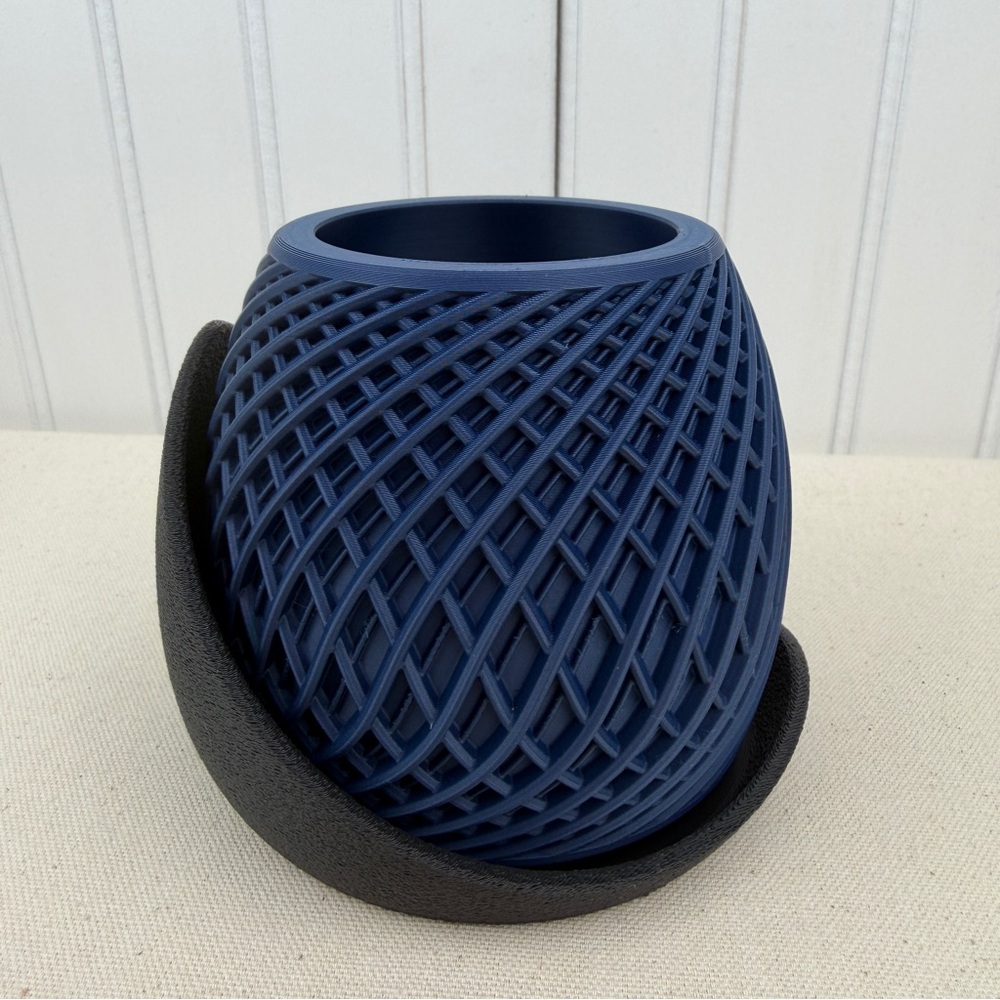 The Stryde Planter, Indoor Flower Pot, Tabletop Planter. Diamond Lattice Design - Picture 6 of 10
